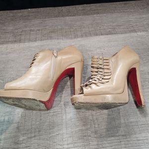 Christian Louboutin Beige Leather Heels